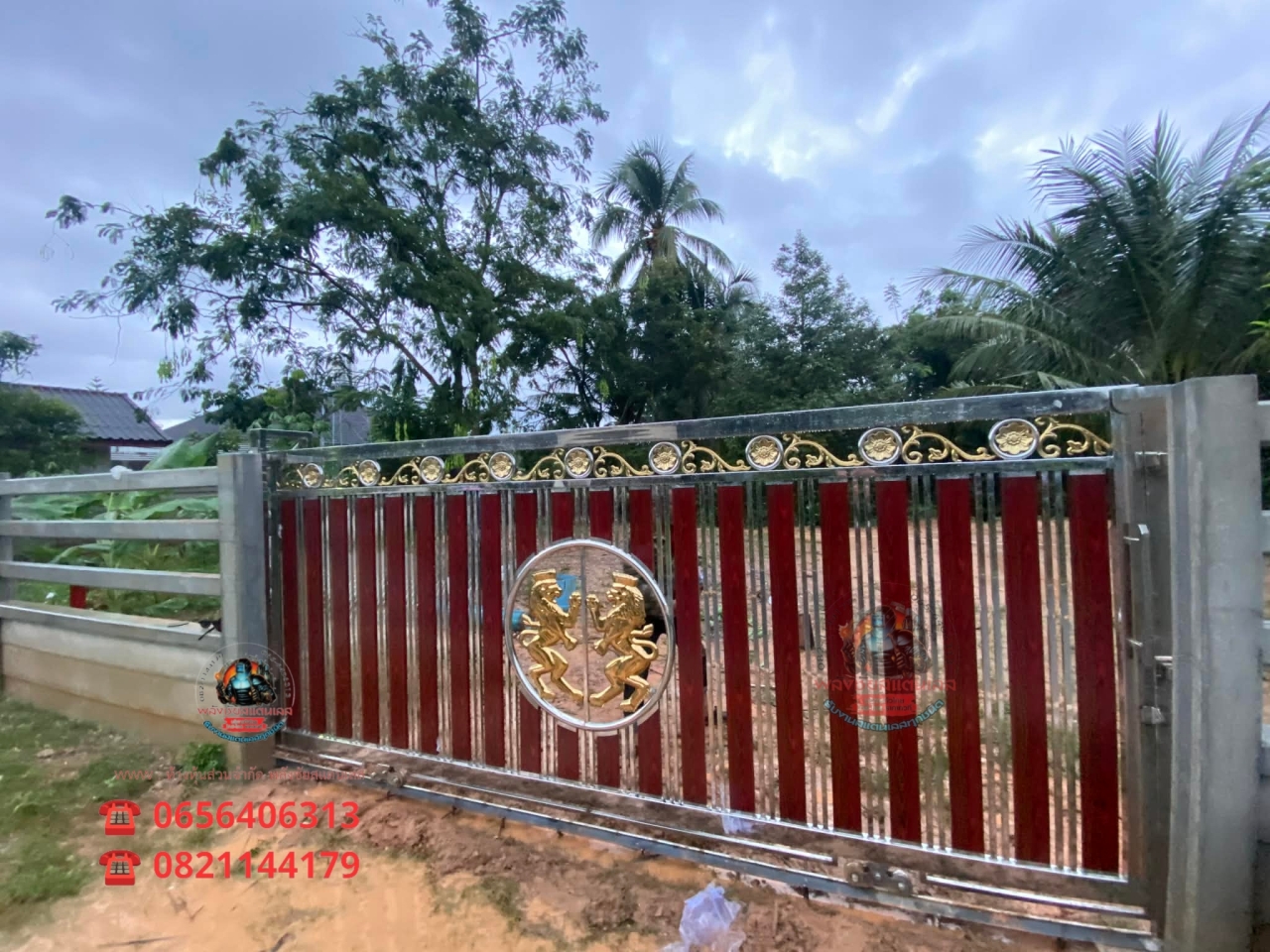 Picsart_25-11-22_19-51-19-348.jpg - ประตูรั้ว ลายสิงโตทองคู่ | https://ห้างหุ้นส่วนจํากัดพลังชัยสแตนเลส.com