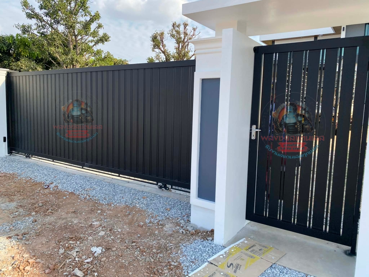 Picsart_26-02-19_21-10-25-163.jpg - ประตูสแตนเลสแท้ เกรด 304 อบPowder Coating สีดำ | https://ห้างหุ้นส่วนจํากัดพลังชัยสแตนเลส.com